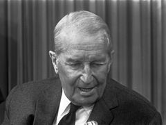 Maurice Chevalier 1968.jpg