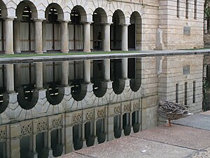 Piscina reflectora en la Universidad de Australia Occidental.