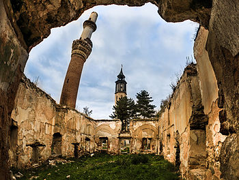 Mosque and clock tower in Prilep Photograph: Anunnakey CC-BY-SA-4.0