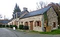 La maison éclusière de Rosvéguen (en Lennon), où vécut un temps dans son enfance le peintre Jules Noël et aménagée en "Maison du canal".