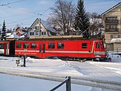 BDeh 4/4 17 mit dem roten Anstrich und hellgrauem Streifen in Gais