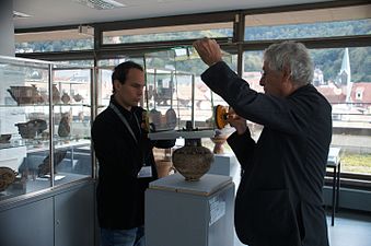 Special sign of trust by collections curator Herrmann Pflug - the opening of some display cases for better photos