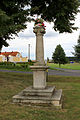 Čeština: Památkové chráněný sloup, původně se sochou Panny Marie ve Vsi Touškov English: Protected column in Ves Touškov village, Czech Republic.