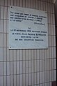 La plaque contient un extrait d'un poème de Rimbaud suivit de la mention : "Ici le 10 novembre 1891 revenant d'Aden le poète Jean Arthur Rimbaud rencontra la fin de son aventure terrestre