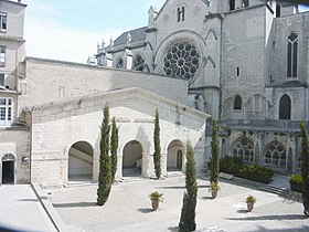 Cour d'honneur de la faculté de médecine de Montpellier.