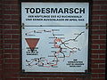 Gedenktafel mit der Route eines Todesmarsches