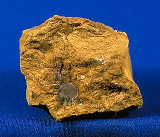 <span class="mw-page-title-main">Limonite</span> Hydrated iron oxide mineral