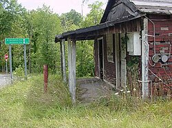 Old store building at the Points crossroads