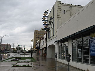 <span class="mw-page-title-main">Texas Theatre</span> Movie theater in Dallas, scene of Lee Harvey Oswalds arrest