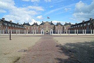 <span class="mw-page-title-main">Het Loo Palace</span> Palace in Apeldoorn, Netherlands, built by the House of Orange-Nassau.