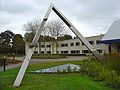 Sculptuur bij het gemeentekantoor van Teylingen in Sassenheim