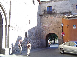 Murallas. Arco del Rastro