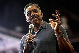 Ernie Hudson (38386481801).jpg