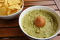 Guacamole ile tortilla chips