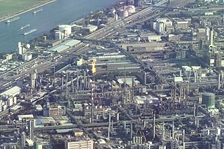 <span class="mw-page-title-main">Steam cracking</span> Petrochemical process to break down saturated hydrocarbons in smaller molecules