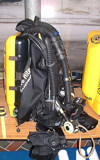 <span class="mw-page-title-main">Diving rebreather</span> Closed or semi-closed circuit scuba