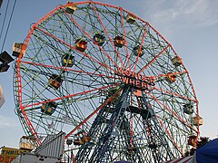 Wonder Wheel à Deno's Wonder Wheel Amusement Park (en)