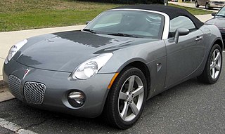 <span class="mw-page-title-main">Pontiac Solstice</span> Two seat sports car model