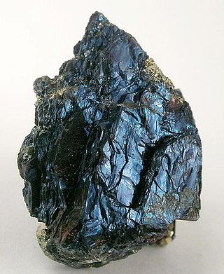 <span class="mw-page-title-main">Covellite</span> Sulfide mineral