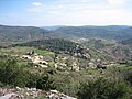 Vue générale de Dio : château et église.