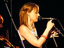 Fowlis on stage at Analog, Ringsend Dublin, July 2008 Julie-Fowlis.jpg