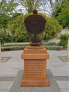 <i>Popes Urn</i>