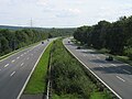 Autobahn A 45 bei Karlstein mit Platz für weitere Fahrspuren im Mittelstreifen