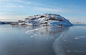 Vassholmen island outside Väjern harbor, Kungshamn 4