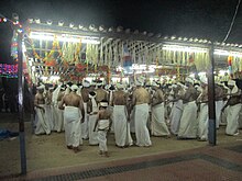 Vattakali being performed Vattakalipallassana.JPG