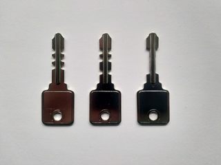 <span class="mw-page-title-main">Warded lock</span> Type of keyed lock