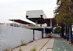 Une station du monorail, laissée à l'abandon, photographiée en 2015.