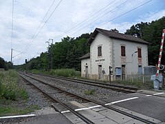 Ancienne halte de Grand-Contour qui n'est plus desservie depuis 1996.