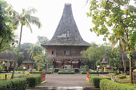 Bangunan Museum Timor Timur di Taman Mini Indonesia Indah (TMII) yang diresmikan tanggal 20 April 1980 dengan nama Anjungan Daerah Timor Timur.