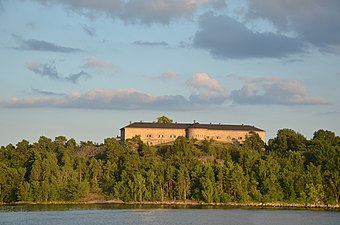 Rindö redutt från vattnet.