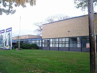 <span class="mw-page-title-main">Alderwood Collegiate Institute</span> High school in Alderwood, Etobicoke, Ontario, Canada