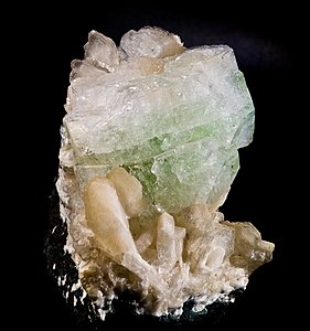 Apophyllite and stilbite