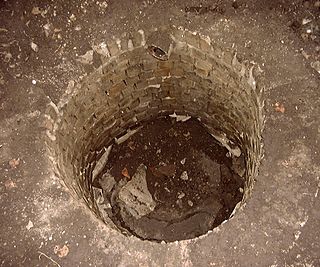 <span class="mw-page-title-main">Dry well</span> Pit to allow surface waste water to drain