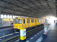 Fahrkartenentwerter auf dem Bahnsteig der Station Prinzenstraße, Berlin