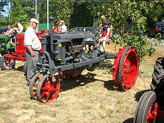 <span class="mw-page-title-main">Farmall</span> Model and brand of tractors