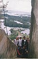 Represa de Guatapé vista desde la Piedra del Peñol con excursionistas.