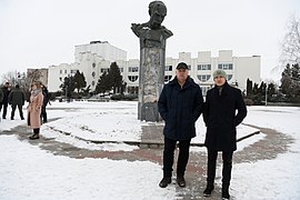 place de la culture et son buste de Taras Chevtchenko en 2023.