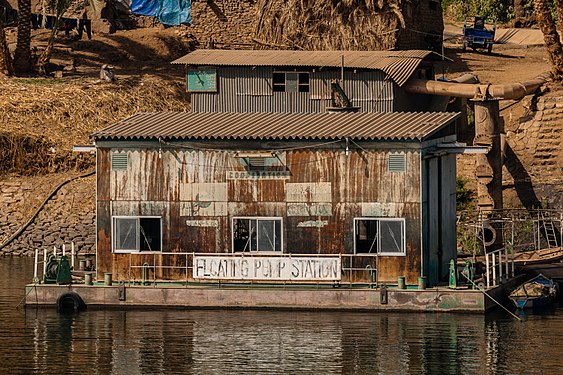 Floating pumping station on the Nile for irrigation of the surrounding area