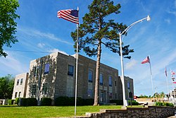 Izard County Courthouse.jpg