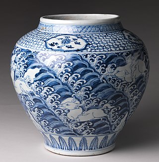 <span class="mw-page-title-main">Blue and white pottery</span> Vases