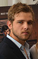 Max Thieriot interpreta Dylan Massett