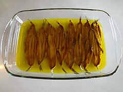 Anchois à l'huile d'olive.