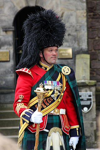 <span class="mw-page-title-main">Feather bonnet</span> Military headdress of Scottish origin