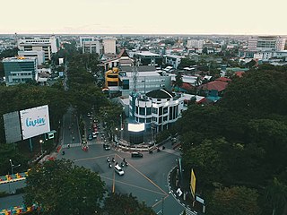 <span class="mw-page-title-main">Banjarmasin</span> City in South Kalimantan, Indonesia