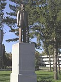 Thumbnail for File:Nikola Tesla Airport Statue.jpg