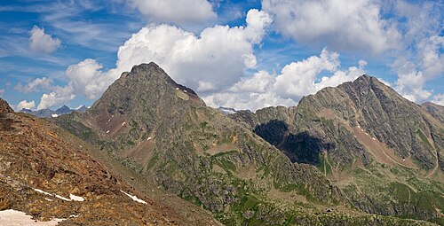 Innere (left) and Äußere (right) Wetterspitze in the Stubai Alps. Bottom right is the Bremer Hut